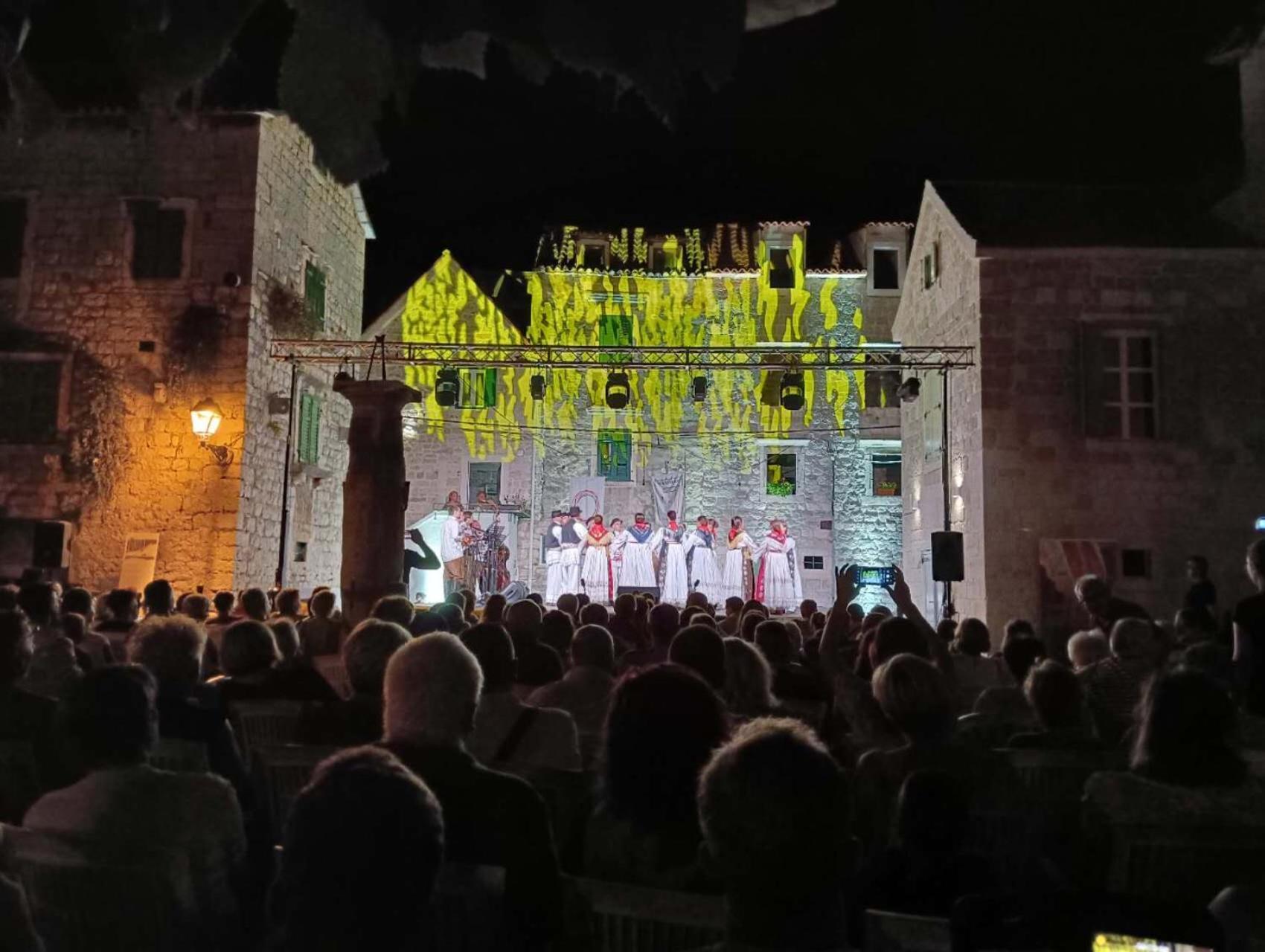 Villa Aspalathos Kaštela Екстериор снимка